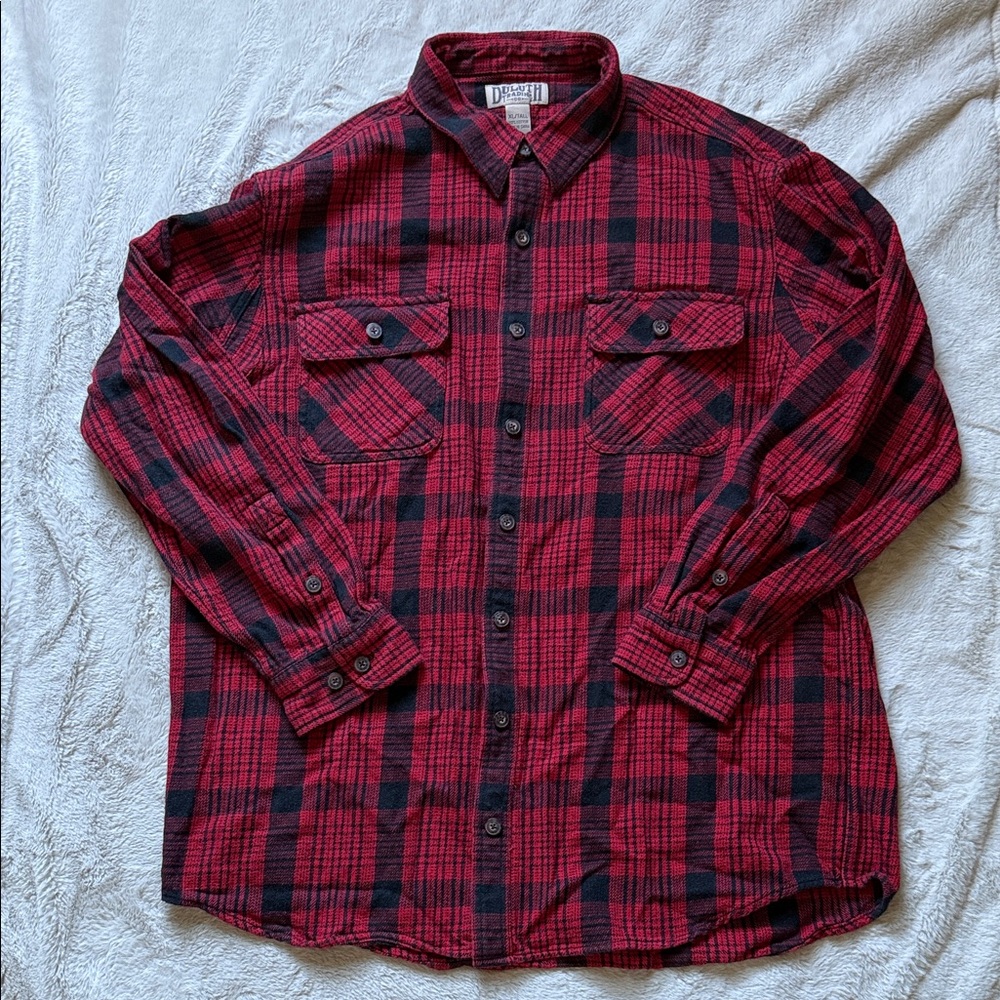 Duluth Trading Co Men’s Red and Black Plaid Flannel Shirt